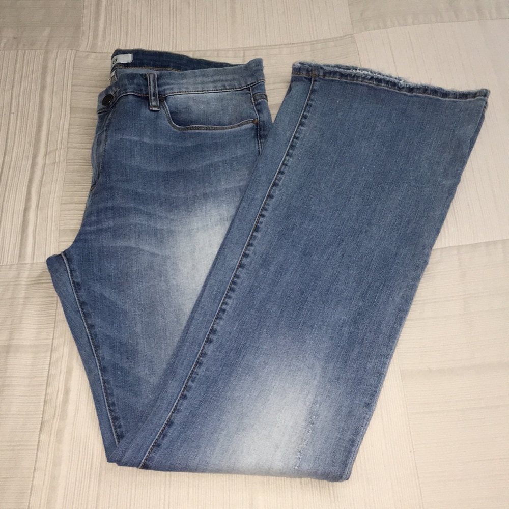 SL8  Vintage Style Light Wash Flare Jeans